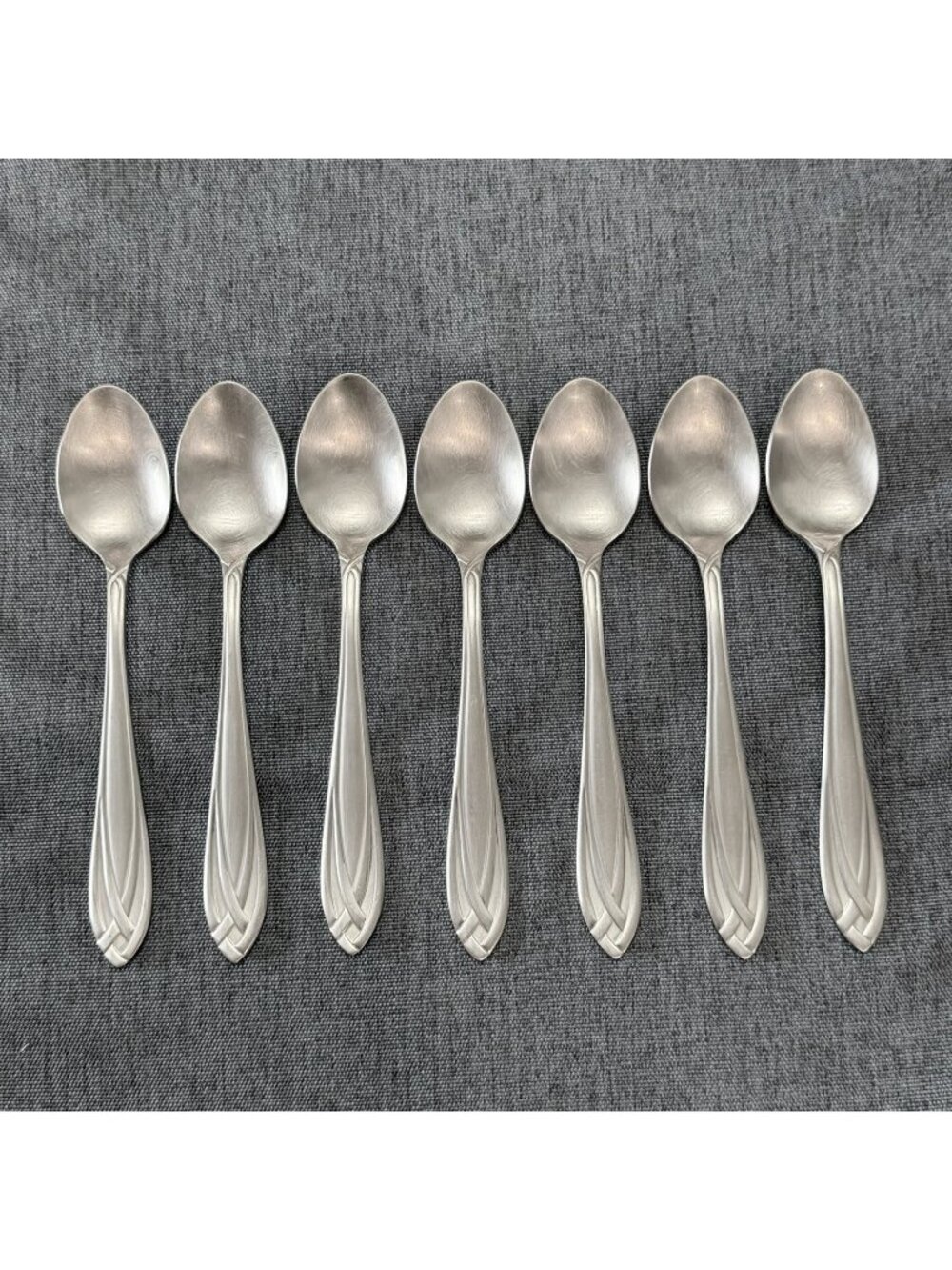 7 Hampton Silversmiths Lace Frosted Teaspoons Stainless Flatware Replacements